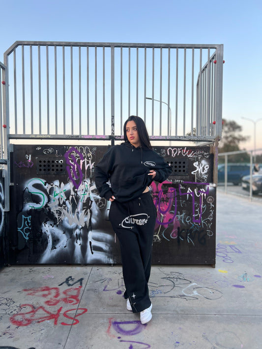 Calyzer Full Black Orbit Tracksuit – Minimal Streetwear Comfort