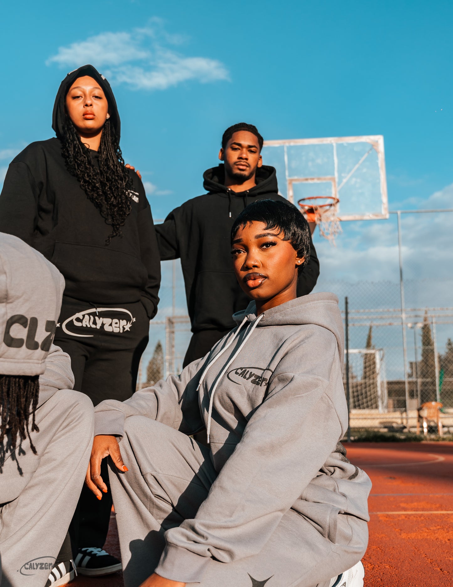 CALYZER Premium Oversized Hoodie – Minimal Streetwear Comfort