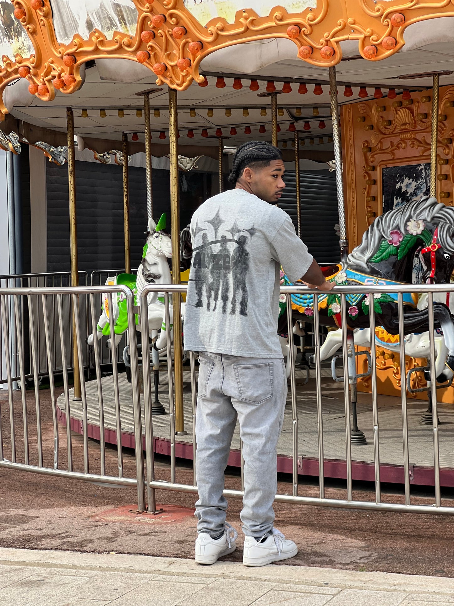 Calyzer Oversized Graphic Tee – Washed Grey