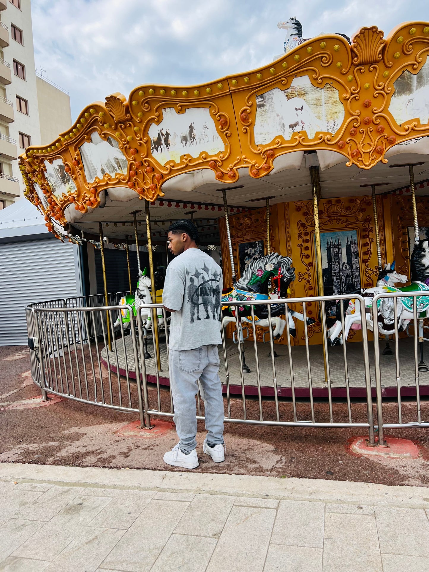 Calyzer Oversized Graphic Tee – Washed Grey