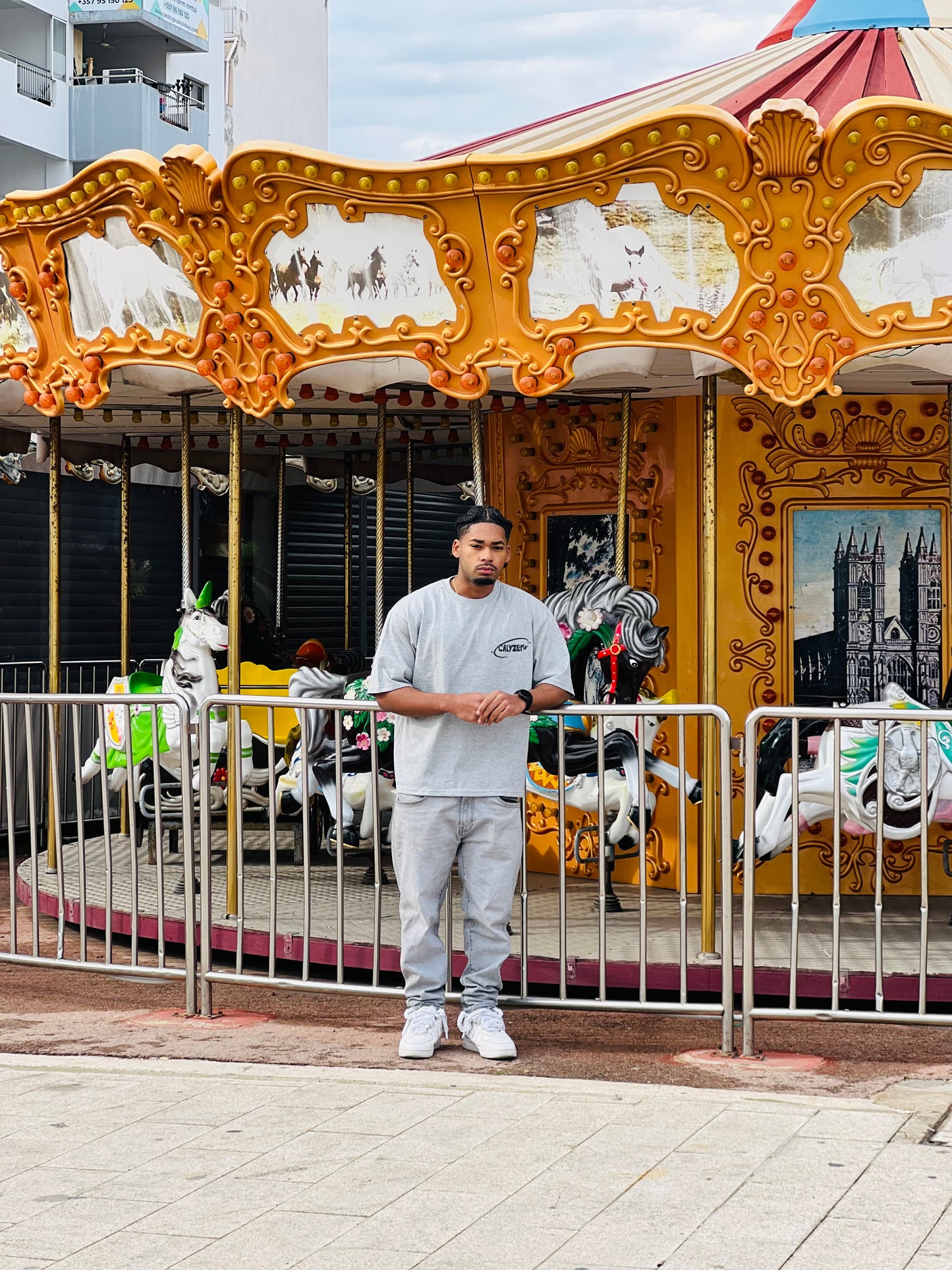 Calyzer Oversized Graphic Tee – Washed Grey